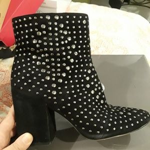 Vince Camuto Drista booties